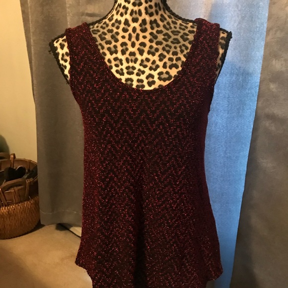 Beautiful red and black sparkle tank - Picture 2 of 2